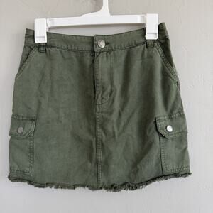 NWT Aeropostale Army Green Short Skirt Cargo Pockets Sz Medium Raw Hem